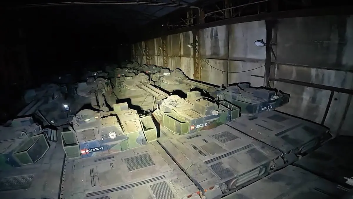 thumb_vk_Oostenrijkse_avonturiers_dringen_via_het_riool_een_Belgische_hal_vol_pantzervoertuigen_binnen