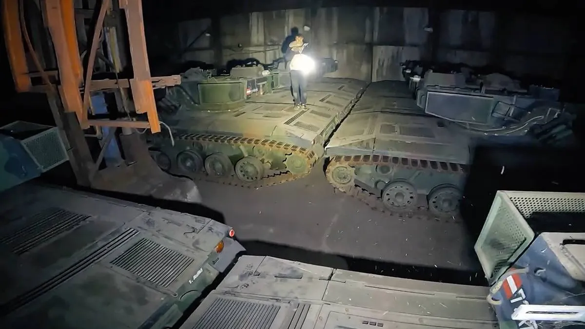 thumb_vk_Roofless_TV_haalt_video_offline_na_virale_ophef_rond_Belgische_hal_vol_pantservoertuigen