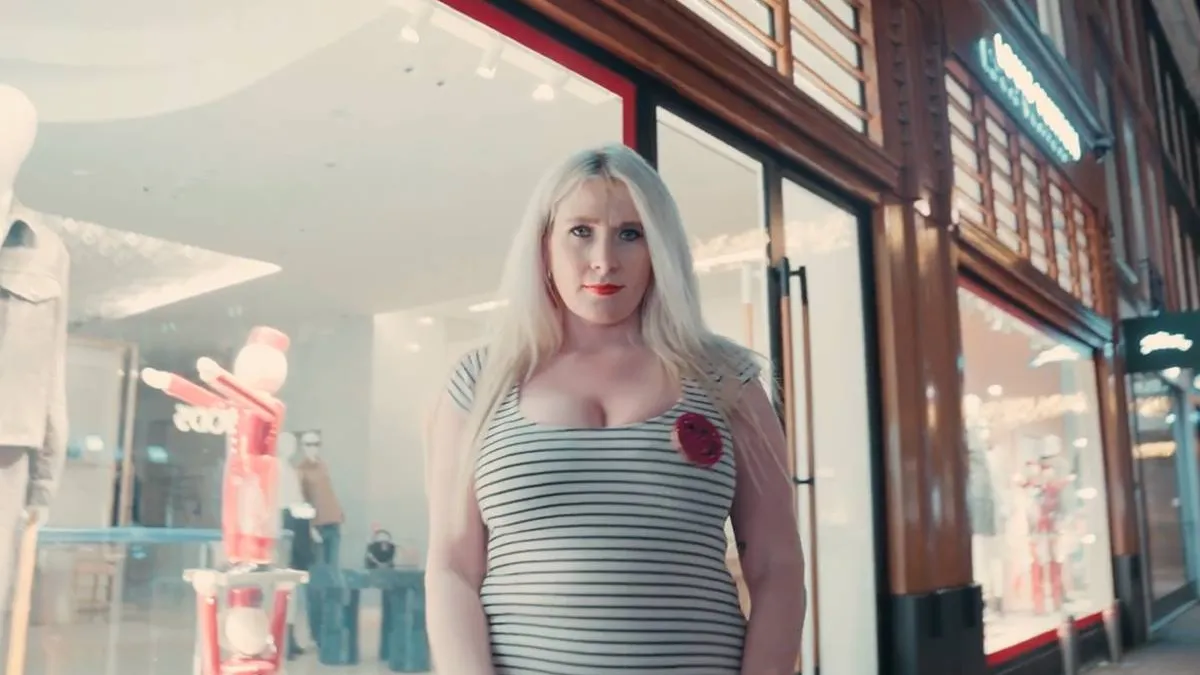 thumb_vk_Internet_kan_uit_IrisQueen_dropt_videoclip_van_virale_song_Raggen