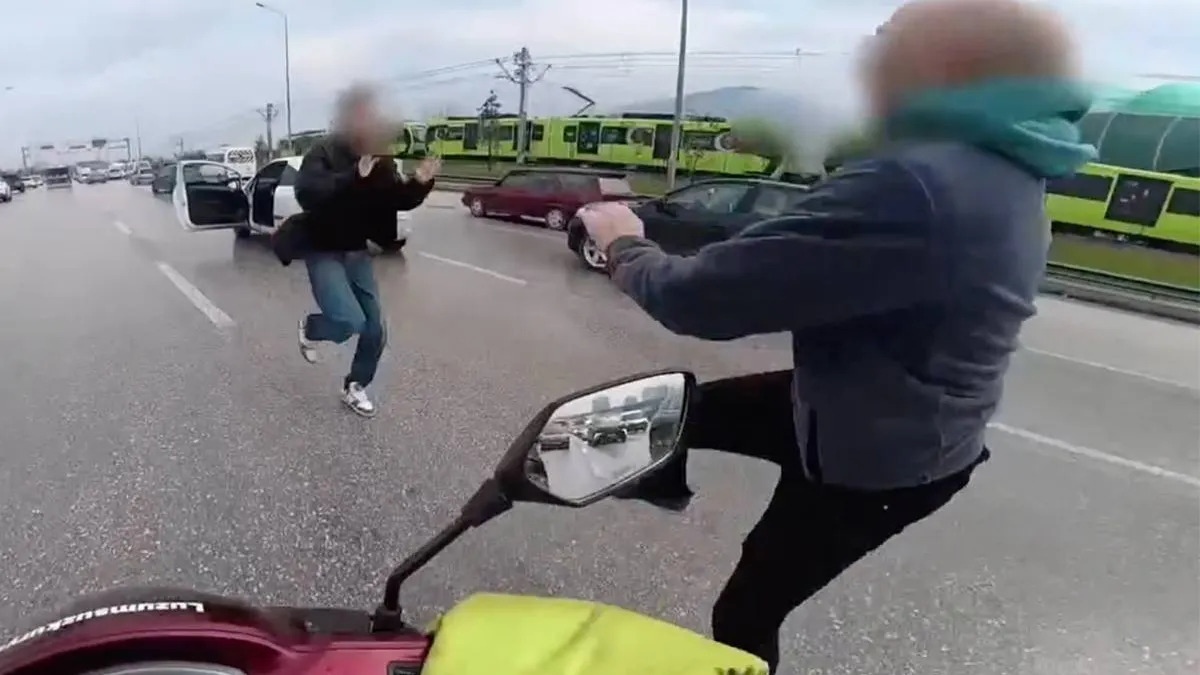 thumb_vk_Karate_Kid_denkt_dat_de_snelweg_zijn_dojo_is