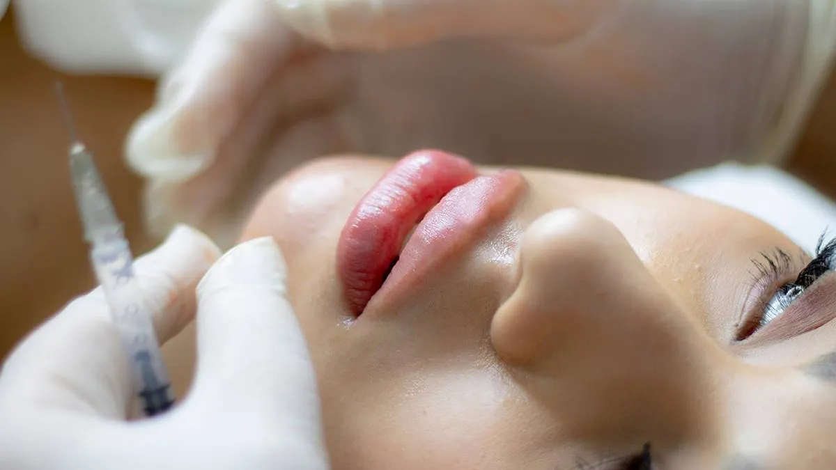 thumb_vk_Zombie_filler_verovert_Amerika_mensen_laten_vet_van_doden_inspuiten_voor_vollere_billen_en_borst