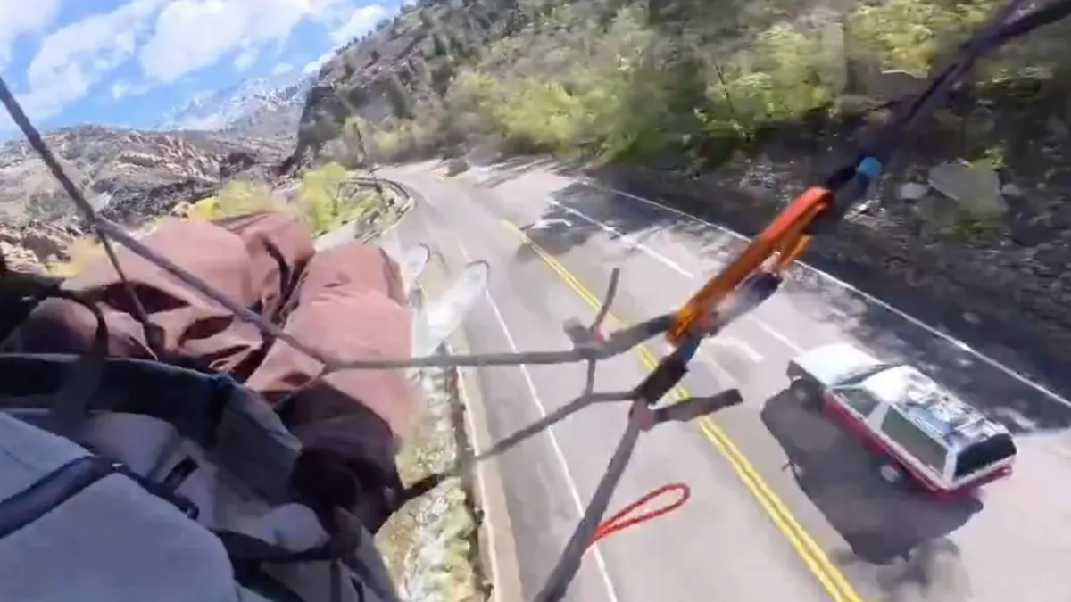 thumb_paraglider_landen_snelweg