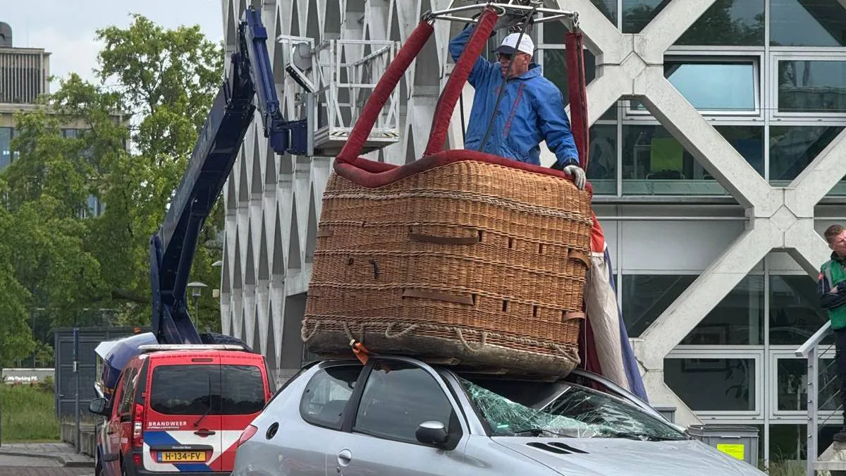 thumb_vk_Luchtballon_lijkt_noodlanding_te_hebben_gemaakt_op_Universiteitsterrein_in_Wageningen