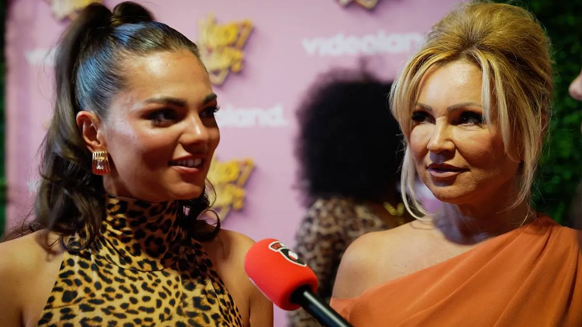 thumb_vk_Tatjana_chaos_en_Flodder_humor_VKMag_was_erbij_op_de_premiere_van_Kees_Flodder