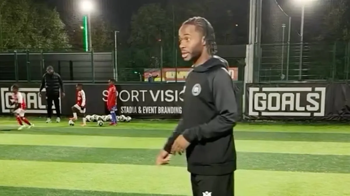 thumb_vk_Beelden_opgedoken_van_crash_Raheem_Sterling_Feyenoorder_zou_lachgasballon_vasthouden_vlak_voor_ongeluk