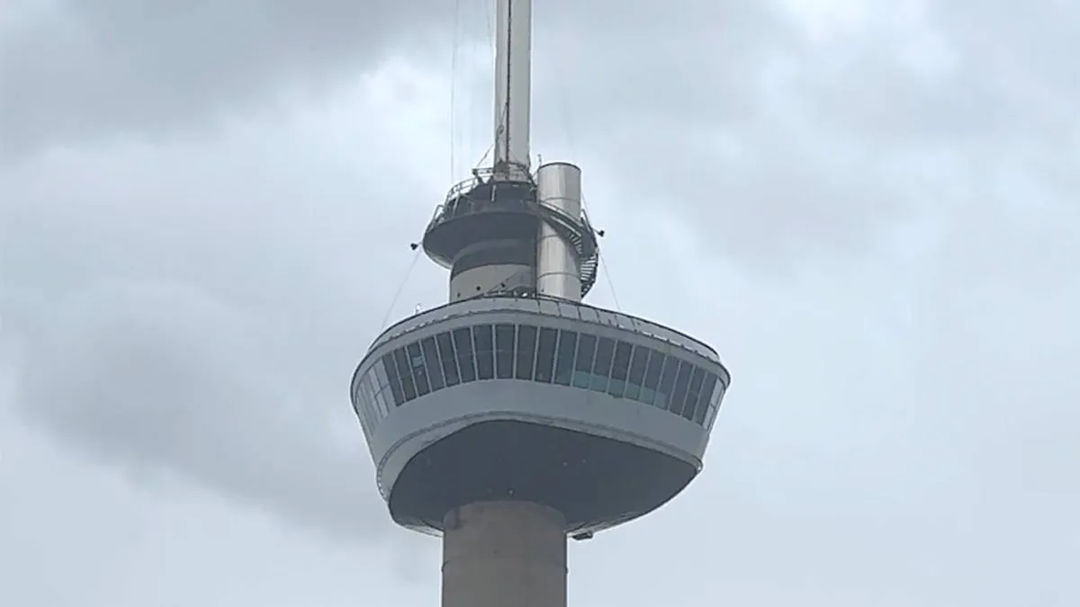 thumb_vk_Euromast_lijkt_weer_te_zingen_fluitende_toon_opnieuw_te_horen_boven_Rotterdam