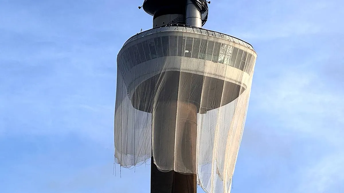 thumb_vk_Euromast_mogelijk_bron_van_vreemd_fluitend_geluid_dat_door_Rotterdam_galmt