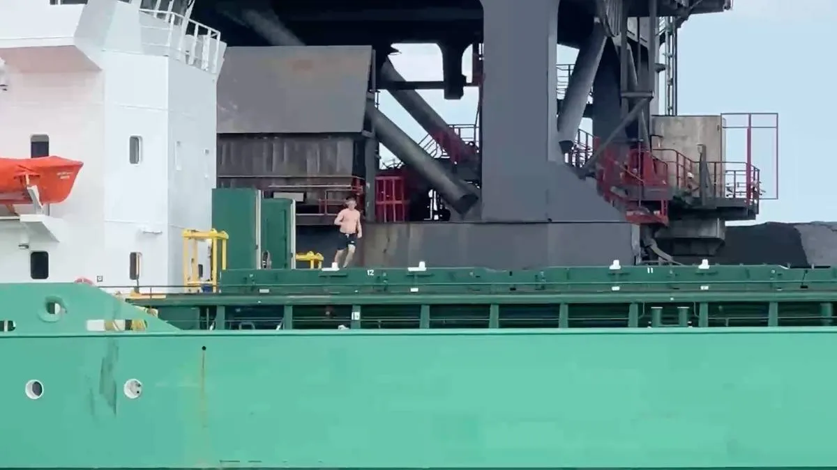 thumb_vk_Wat_doe_jij_op_zn_boot_nu_de_hele_tijd_Ik_loop_de_hele_dag_rondjes_elk_rondje_anders