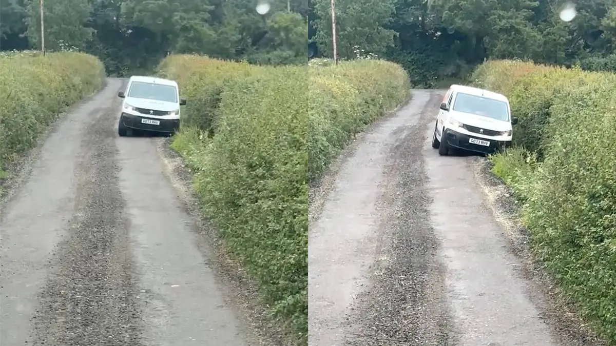 thumb_vk_busje_in_de_berm