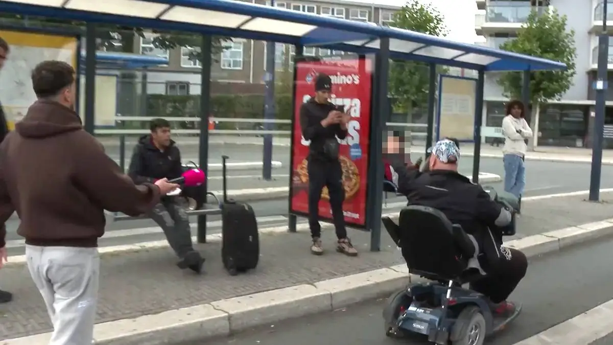 thumb_vk_rolstoel_asiekzoeker_emmen