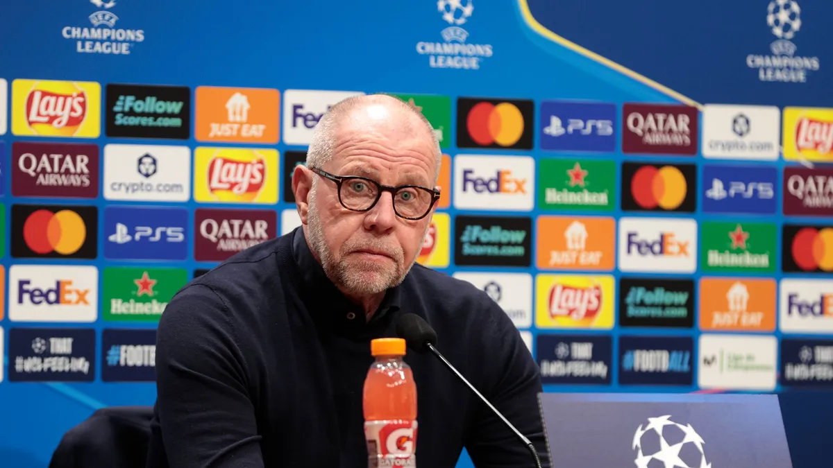 Grim vertelt over blessure van Regeer en geeft ook update over fitheid  Tomiyasu