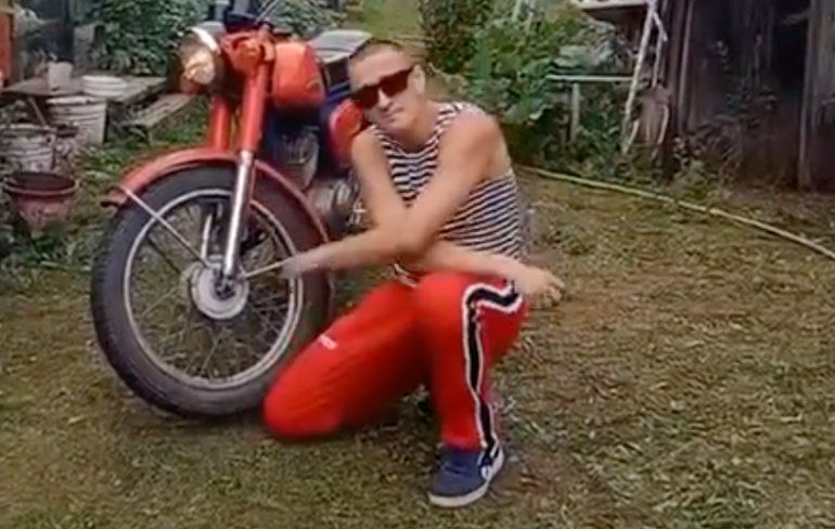 De meest Russische wijze van een motor starten die je vandaag zal zien