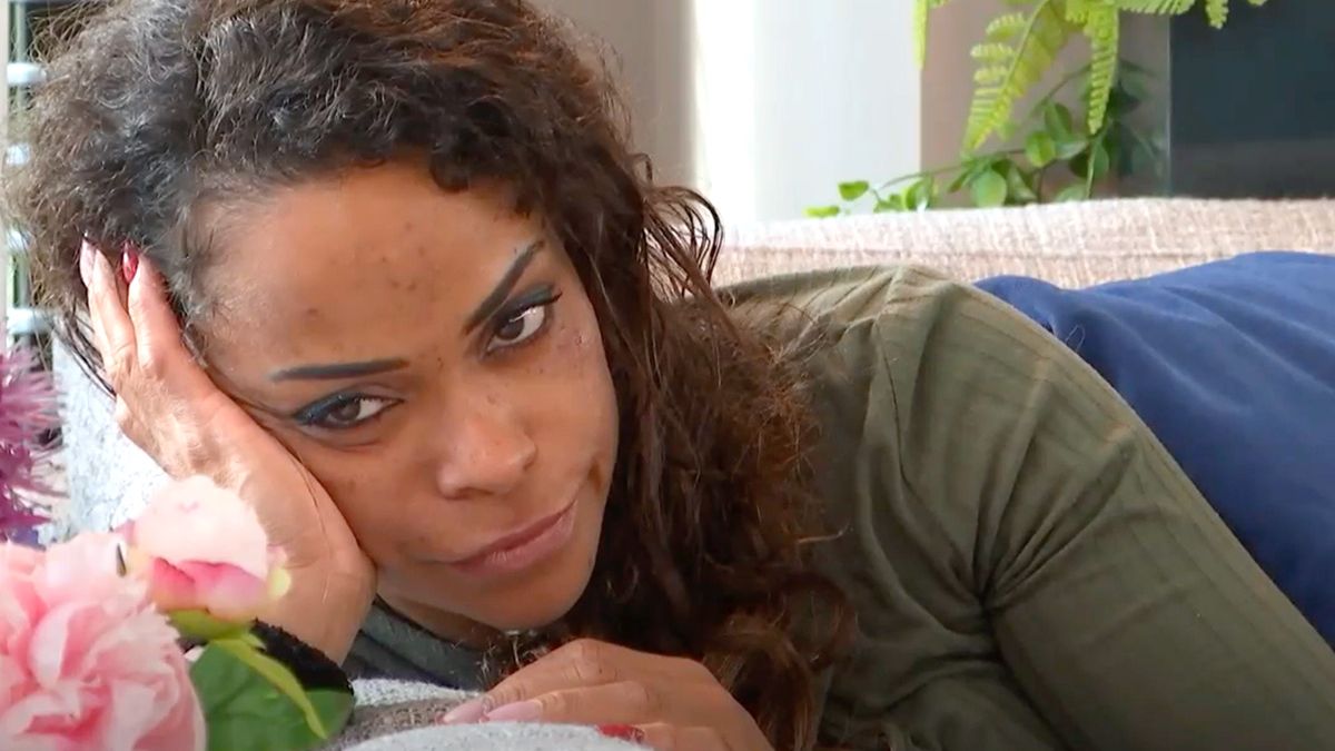 Ondertussen in Lang Leve de Liefde: Elise is een dooie met een dag verlof op date