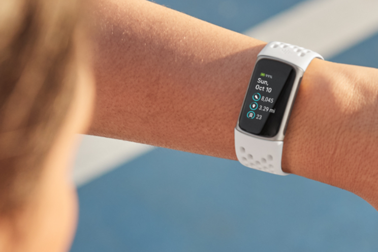 Fitbit Charge 5 users are in the dark after firmware update