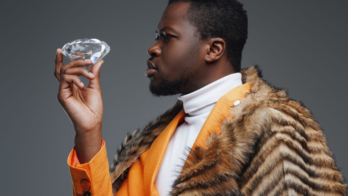 You can now buy super expensive METAVERTU with a 100 euro discount