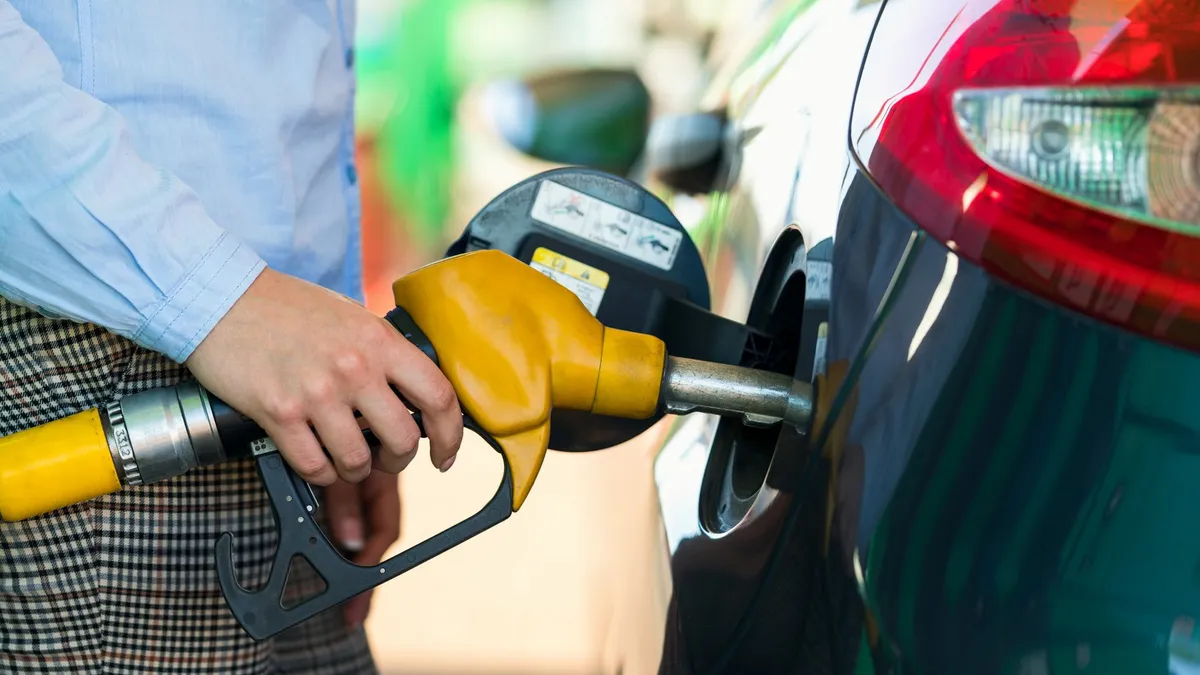 Mercato dell'auto usate in ripresa a febbraio (+0,7%). La benzina supera il Diesel