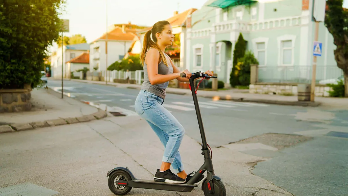 Obbligo di assicurazione per monopattini elettrici rinviato al 16 luglio: rischi e complicazioni