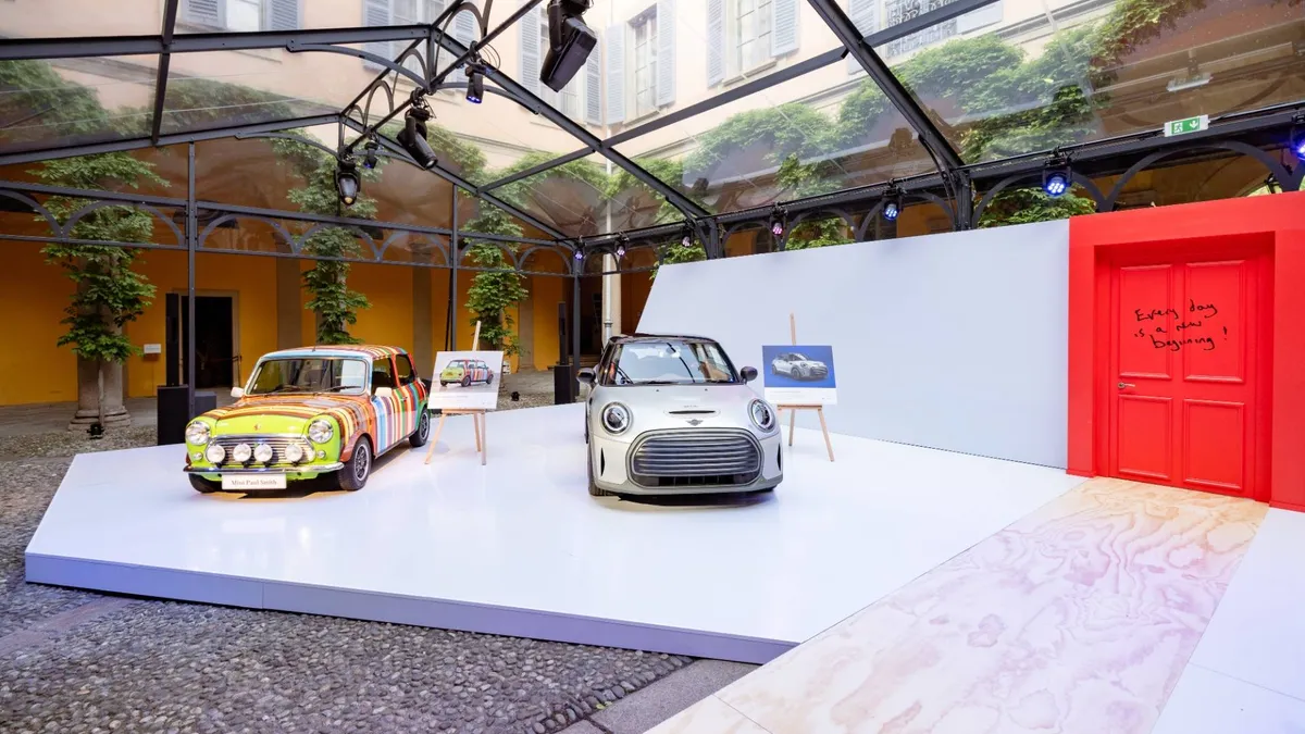 MINI e Paul Smith presentano un'installazione immersiva a Palazzo Borromeo d'Adda