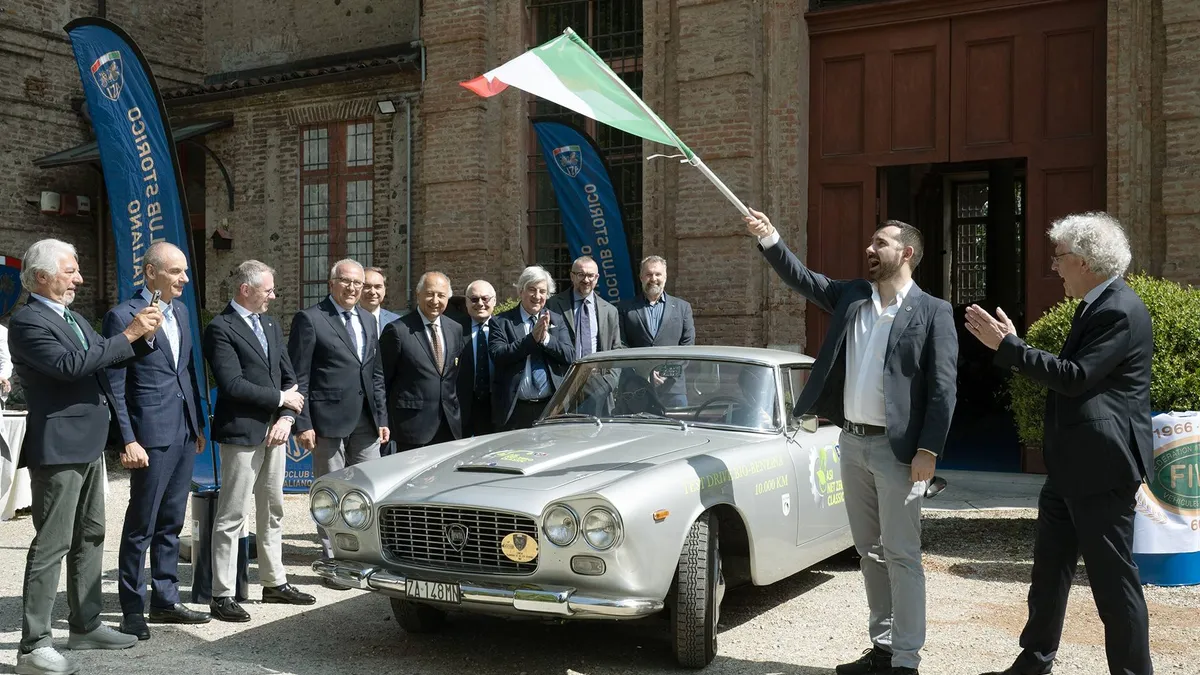 Giro d'Italia con una Lancia Flaminia grazie ai bio-carburanti: parte il viaggio di ASI