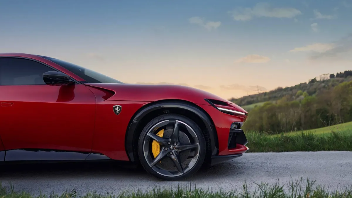 Debutta la Ferrari Purosangue Handling Speciale, ora è ancora più divertente da guidare e fa più rumore