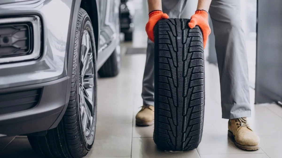 Le conseguenze dell'uso di pneumatici con battistrada differente sul veicolo