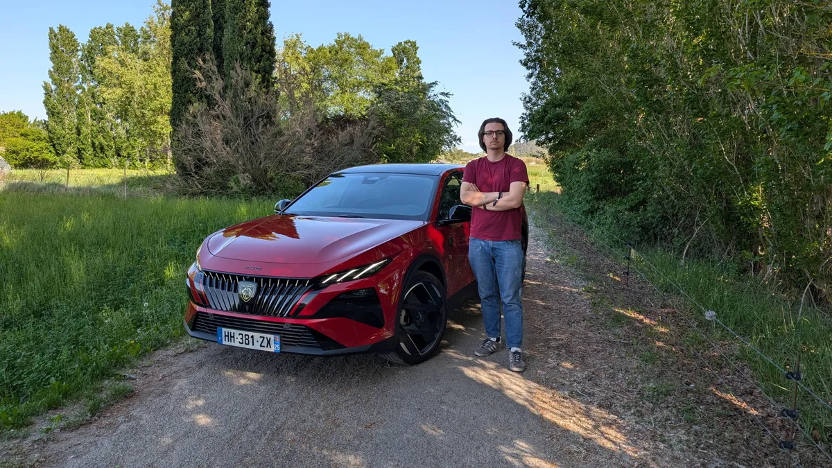 Peugeot 408: restyling della Fastback del Leone con nuove motorizzazioni e design rinnovato