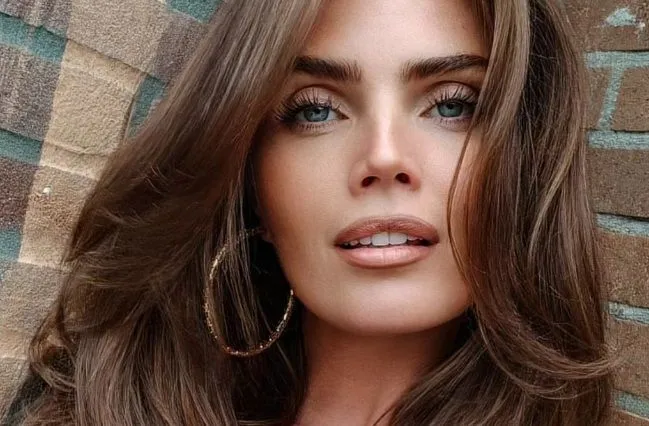 Voormalige 'mooiste vrouw van Nederland' daagt Instagram uit met ... Voormalige 'mooiste vrouw van Nederland' daagt Instagram uit met ...