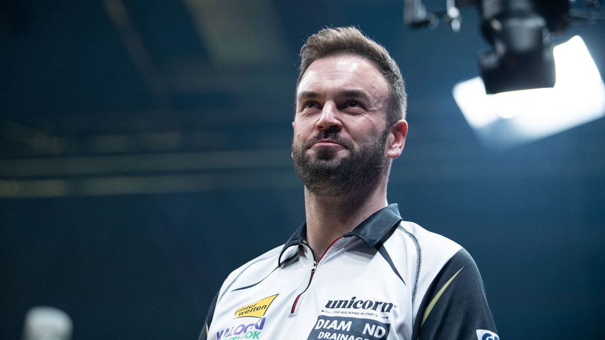 Ross Smith aims for new milestone in darts career at World Grand