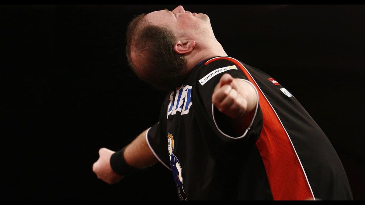 THROWBACK VIDEO Van Barneveld produces first ever ninedart finish at