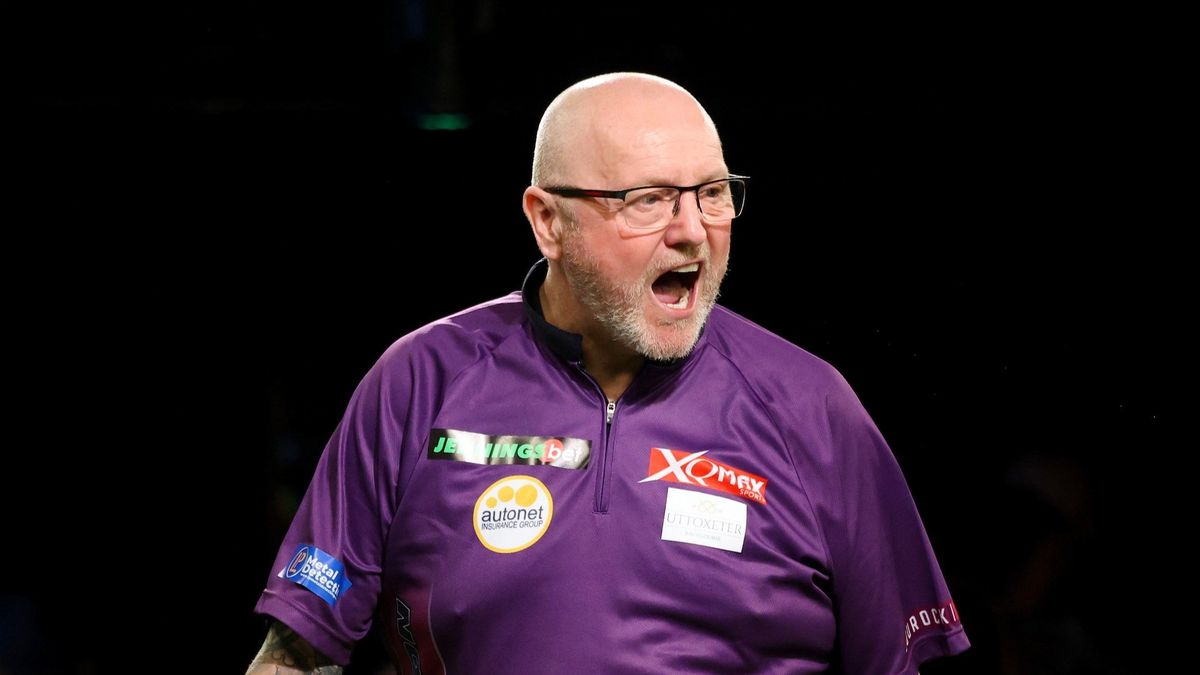 Andy Hamilton onttroont prutsende Robert Thornton op World Seniors