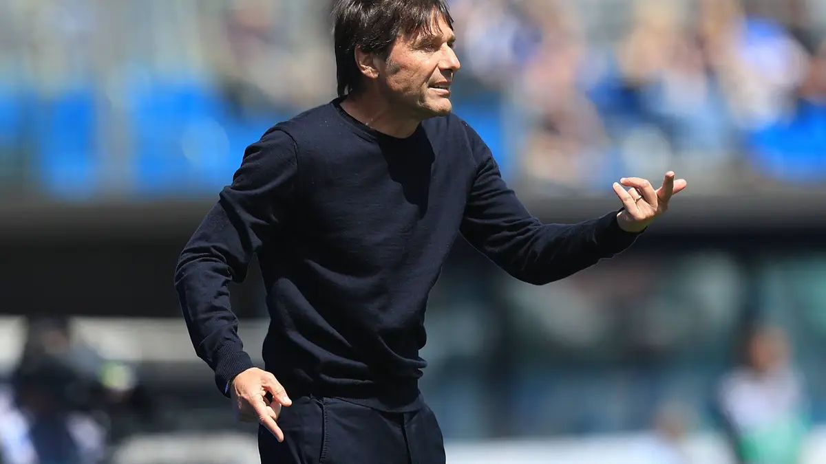 Ashley Young Says Conte Could Be a "Disaster" Fit for Manchester United