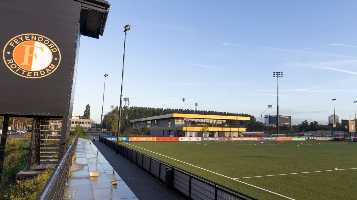 Keeper Mannou Berger 17 Tekent Eerste Profcontract FR12 nl