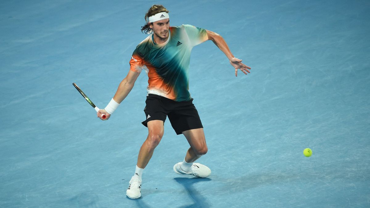 Tsitsipas survives Paire moves on to Australian Open 4th round