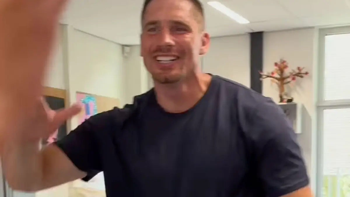 Eindelijk! Rico Verhoeven deelt eerste beelden van rol in Den of ...
