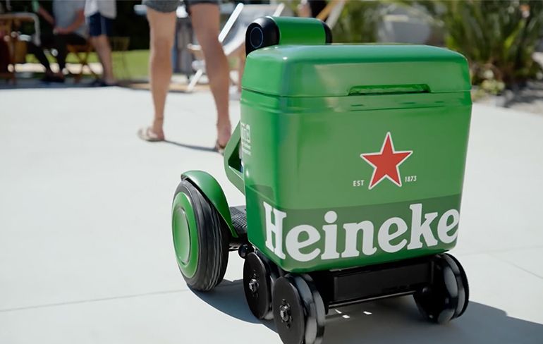 Wow, kom maar door met die Heineken B.O.T. (Beer Outdoor Transporter)