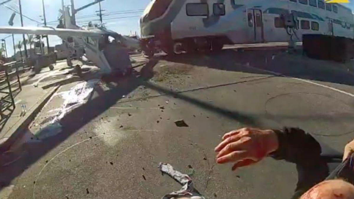 Agenten in Los Angeles redden piloot van spoor na vliegtuigcrash