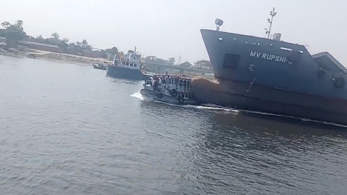 Veerboot in Bangladesh gezonken na ongewilde lift van bulkschip