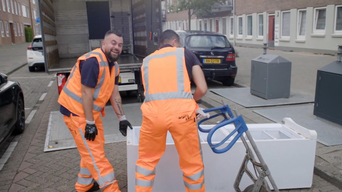 Mocht je het gemist hebben, de eerste aflevering van Mitchel aan de Maas VK Magazine Mocht je het gemist hebben, de eerste aflevering van Mitchel aan de Maas VK Magazine
