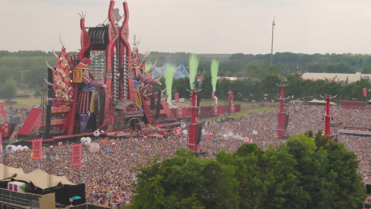Niet te missen van 'links naar rechts' moment op Defqon.1 2023 VK Magazine Niet te missen van 'links naar rechts' moment op Defqon.1 2023 VK Magazine