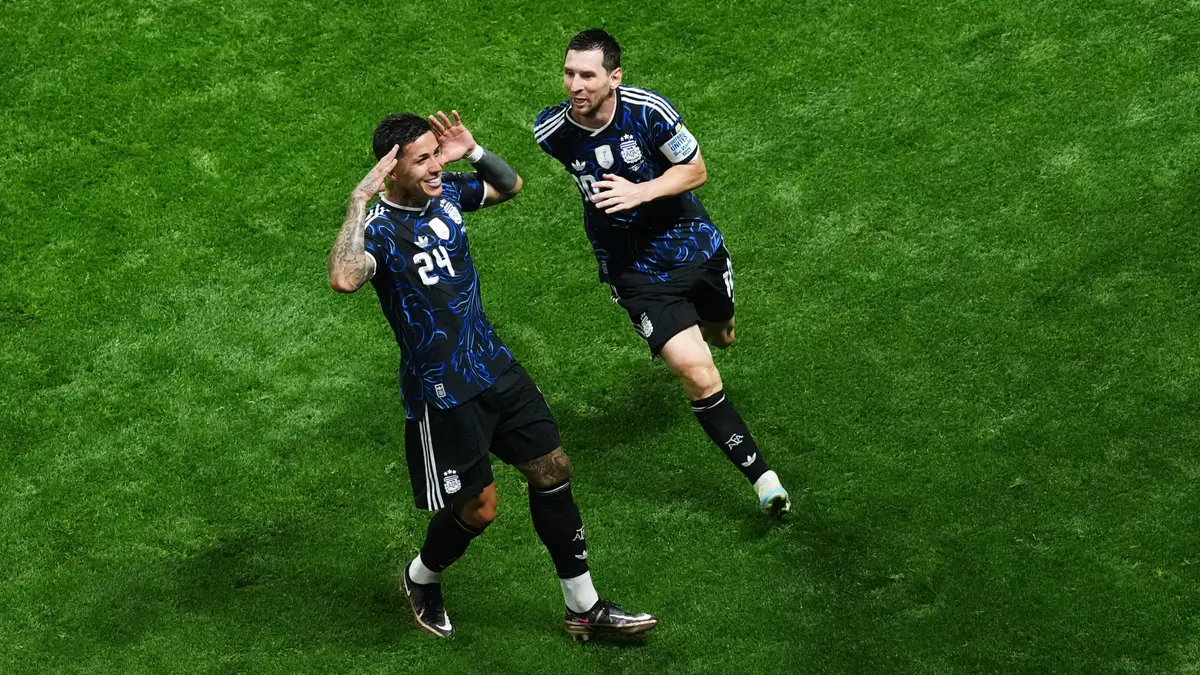 Messi leidt Argentinië naar finaleclash met Spanje