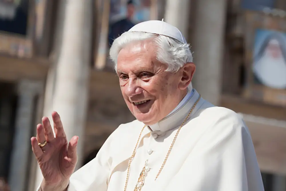 ‘Gepensioneerde’ Paus Benedictus XVI overleden op 95-jarige leeftijd