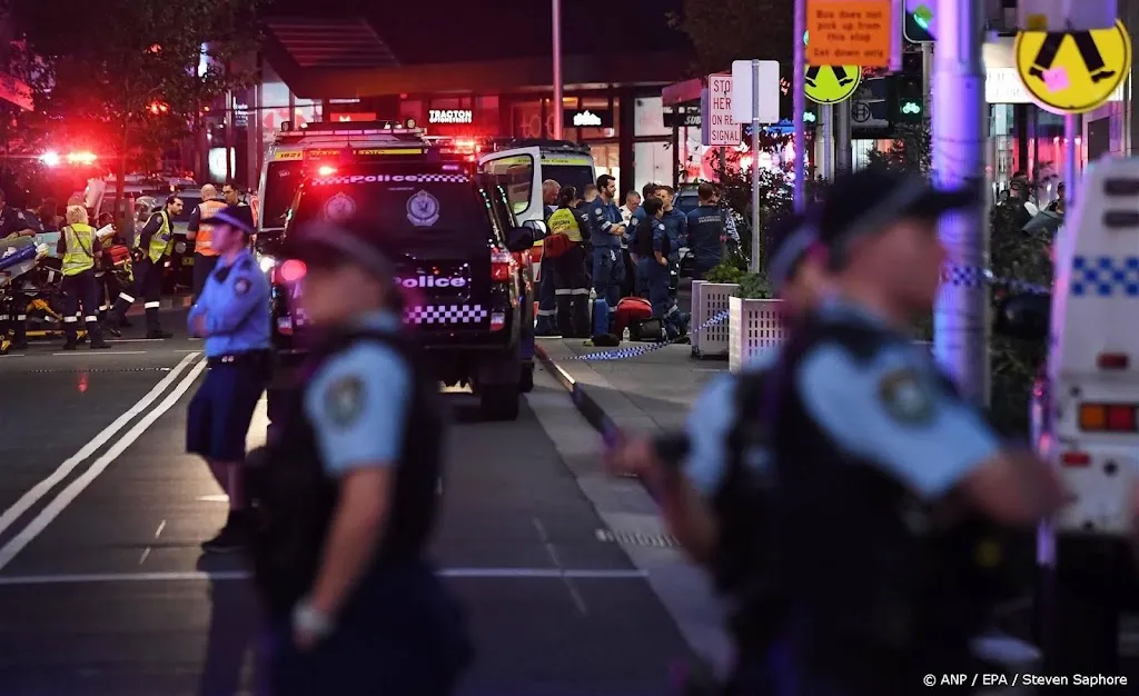 The 'hero' of a fatal Sydney stabbing can stay in Australia