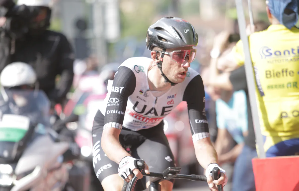 Brandon McNulty vence a última subida da Volta a Comunidade Valenciana