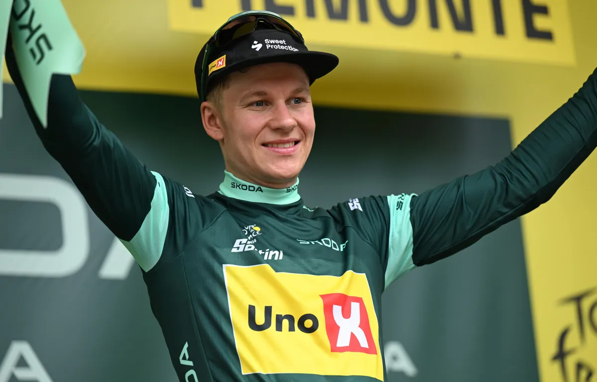 Jonas Abrahamsen lidera classificações por pontos e da montanha na