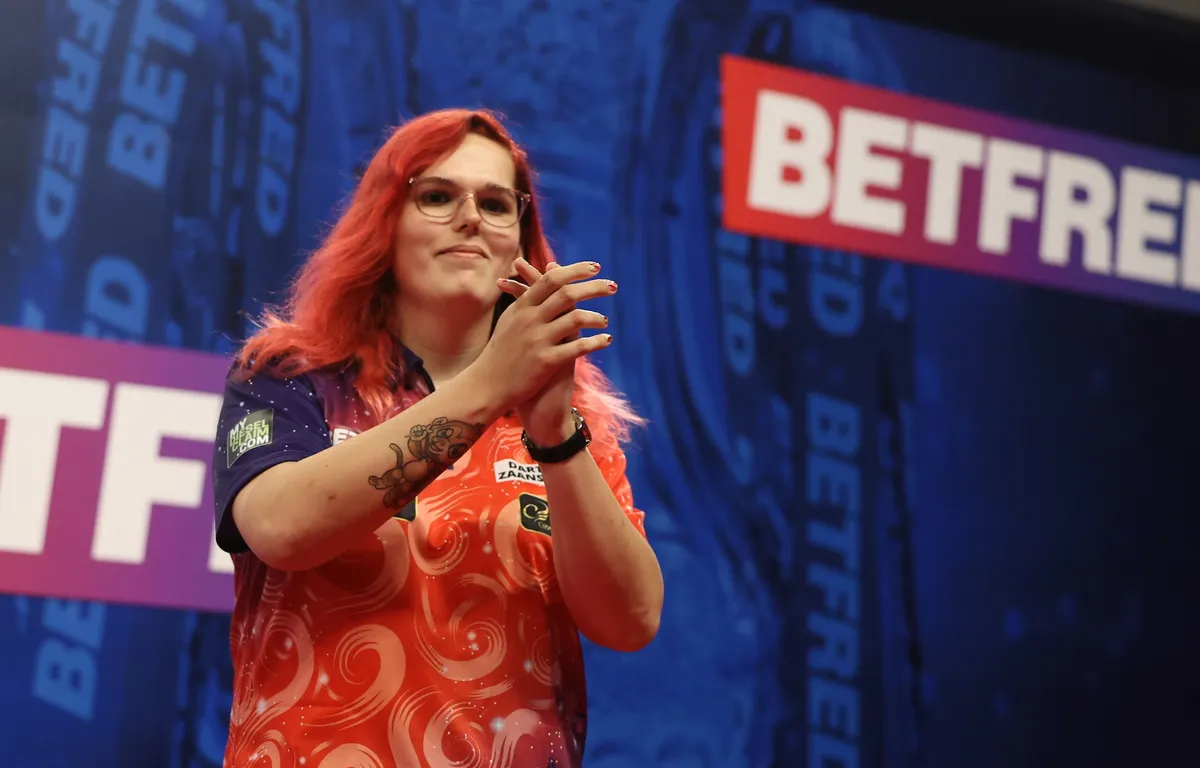 NoaLynn van Leuven throws near 110 average, wins PDC Women's Series 21