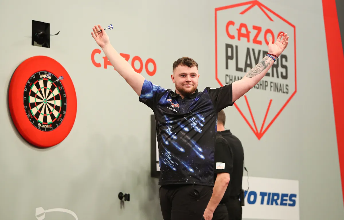 Rock zieht an Girvan vorbei, bricht den Averagerekord mit 104 und gewinnt die PDC World Youth