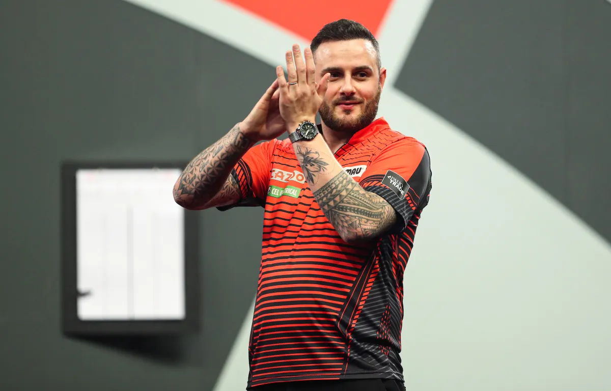 Starker Cullen schlägt Debütant De Decker beim World Matchplay