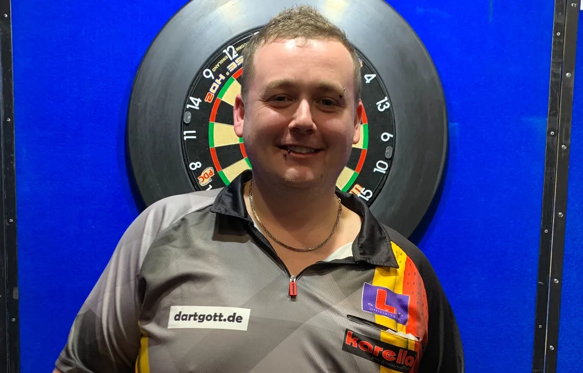 Spielplan Samstag Nachmittag beim German Darts Grand Prix 2024 mit drei
