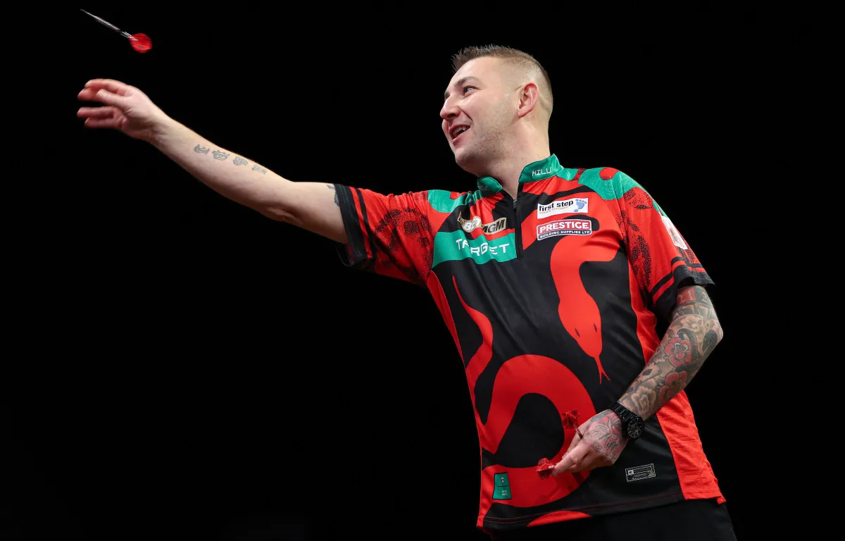 Nathan Aspinall schleicht sich an Daryl Gurney vorbei und sichert sich