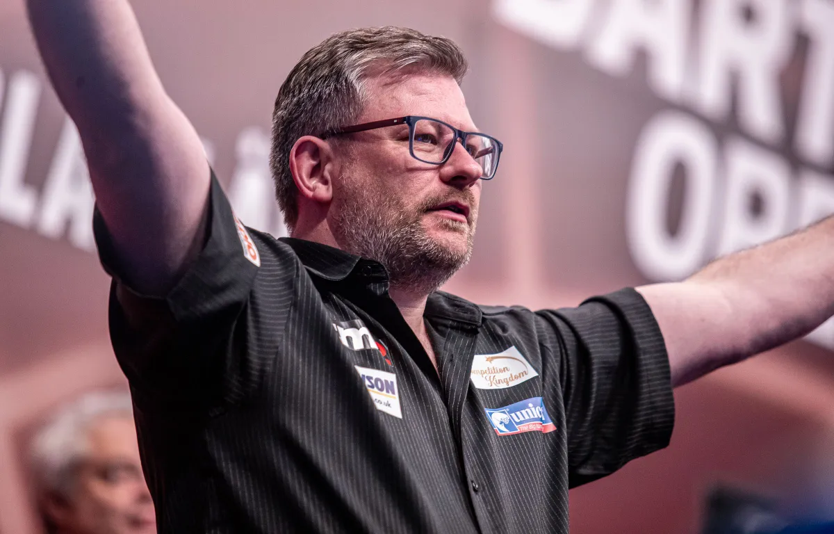 James Wade kämpft sich in die zweite Runde; Jermaine Wattimena mit